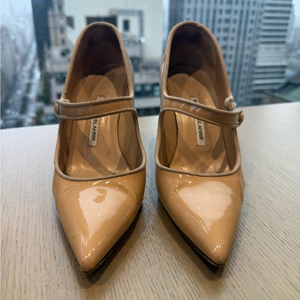 Manolo Blahnik Beige Patent Leather Mary Jane Pumps